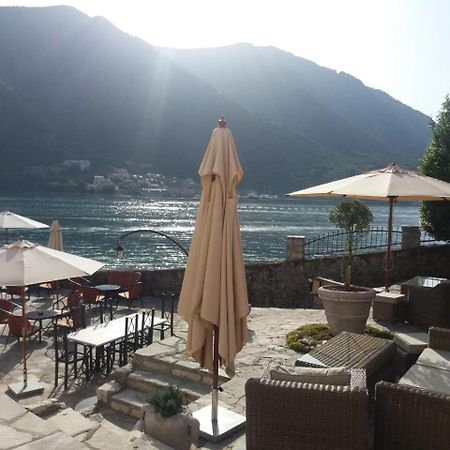 Kamena Palata Apartments Kotor Bagian luar foto