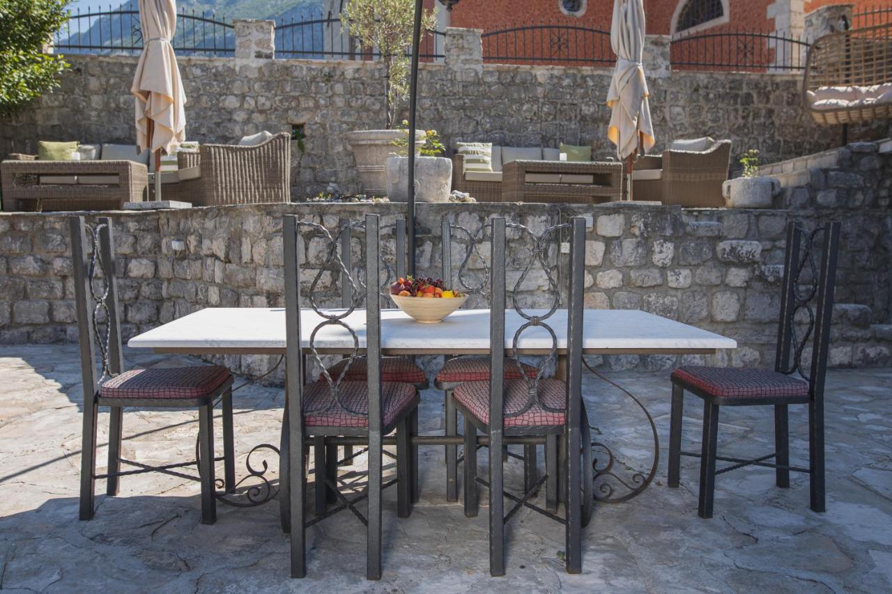 Kamena Palata Apartments Kotor Bagian luar foto