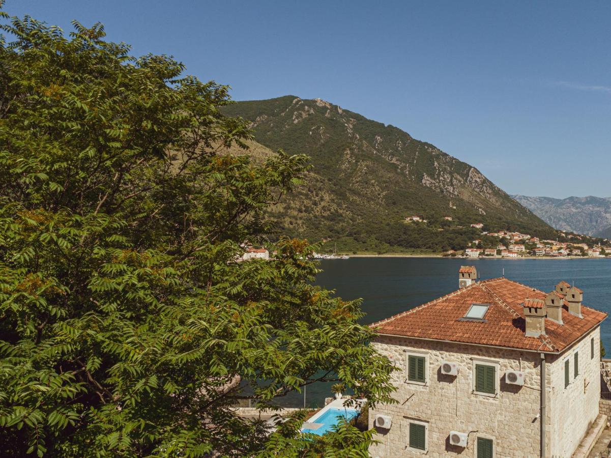 Kamena Palata Apartments Kotor Bagian luar foto