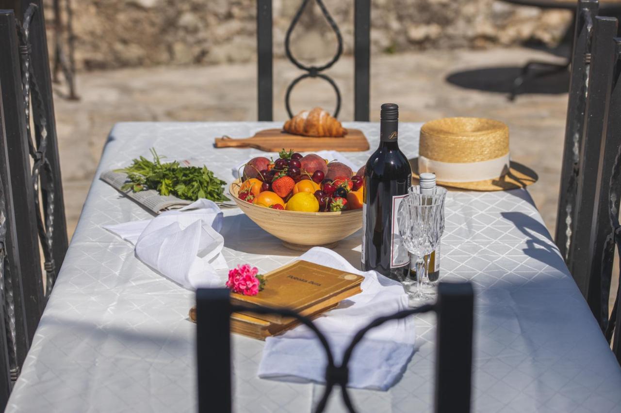 Kamena Palata Apartments Kotor Bagian luar foto