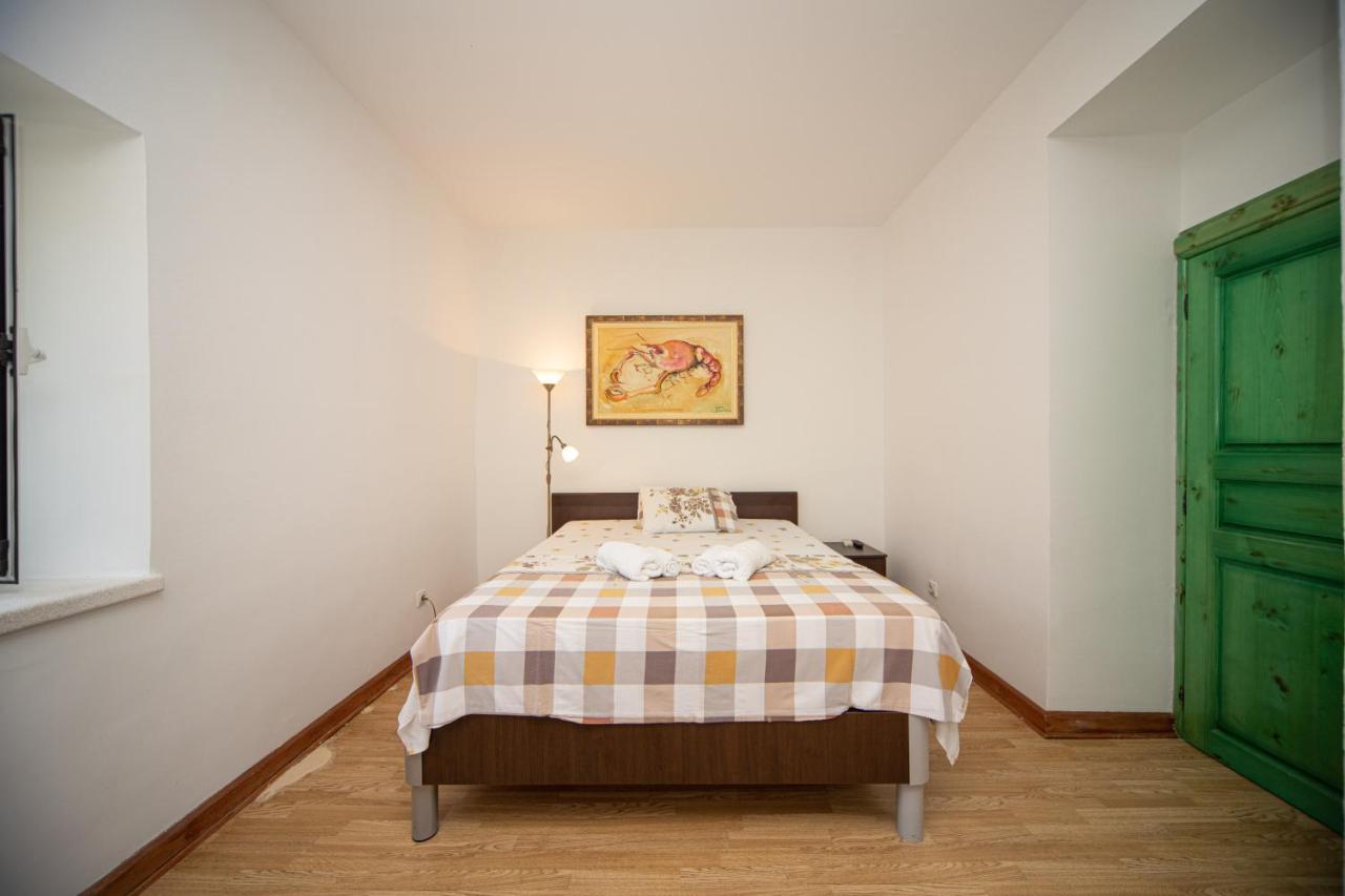 Kamena Palata Apartments Kotor Bagian luar foto