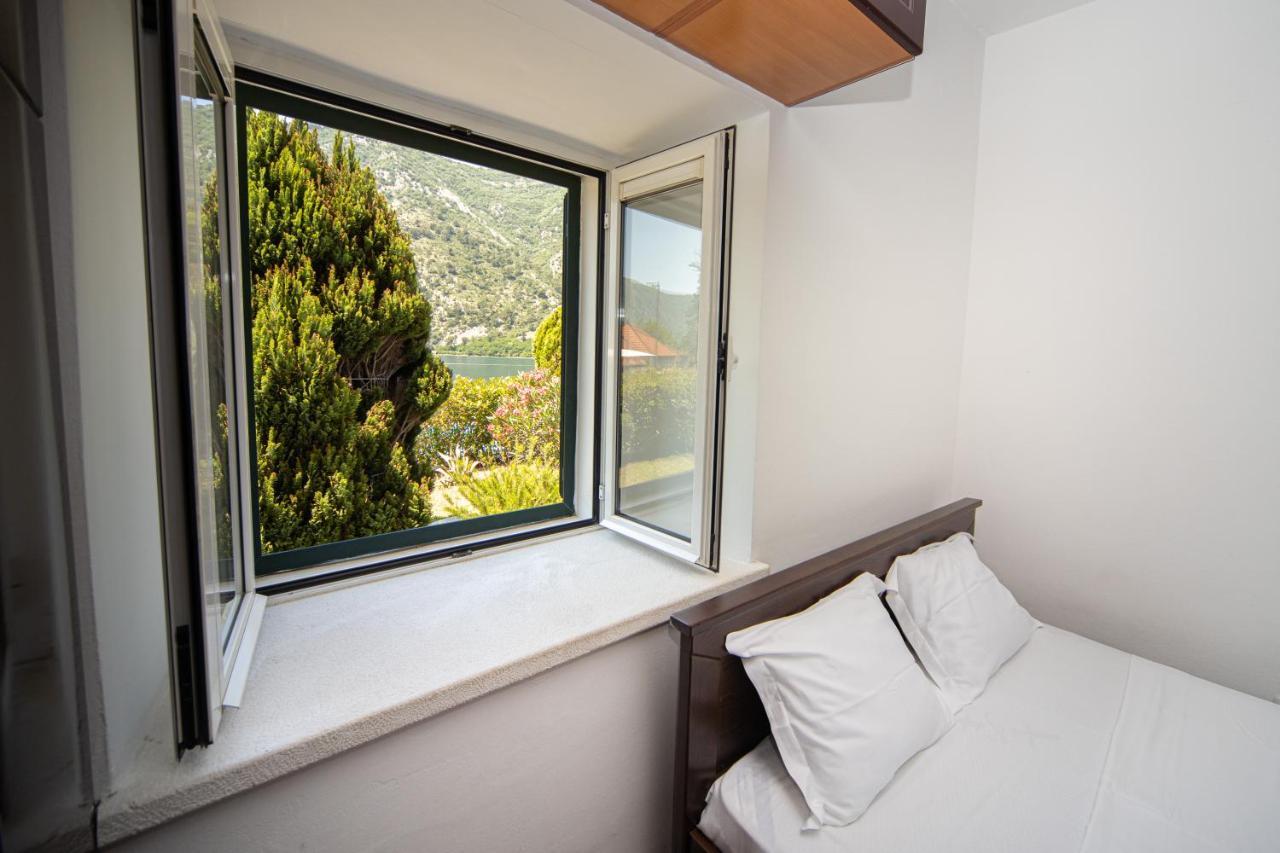 Kamena Palata Apartments Kotor Bagian luar foto