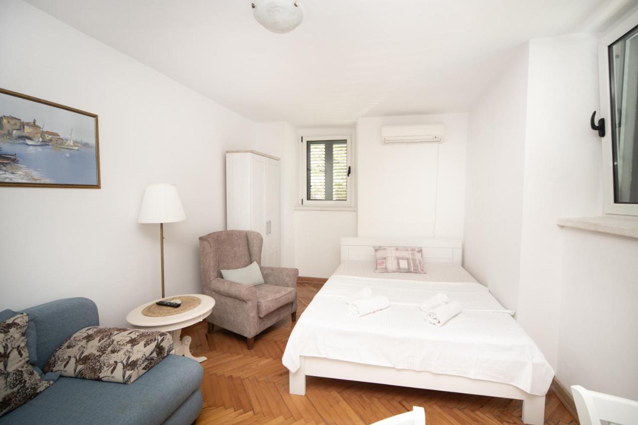 Kamena Palata Apartments Kotor Bagian luar foto
