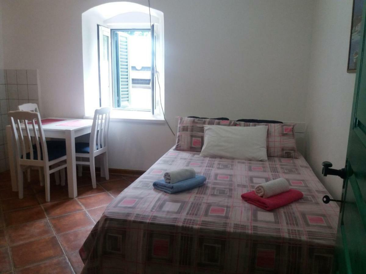 Kamena Palata Apartments Kotor Bagian luar foto